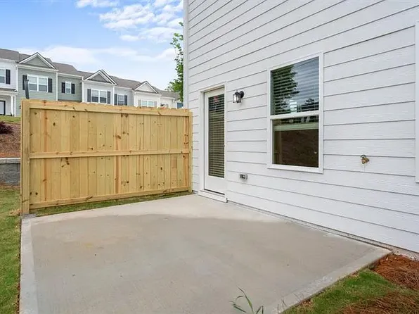 281 Dupont Dr, Cartersville, GA 30121