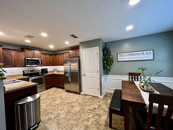 5th image of 105 Kimbell Ct
