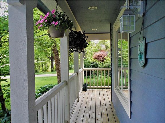 4th image of 907 E Cragmont Dr