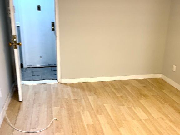 3rd image of 215 E Broadway #2EE