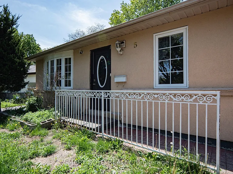 5 Horseley Hill Dr E — Photo 32