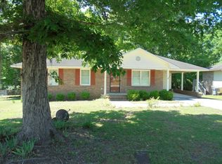 611 Gib Dr, Manning, SC 29102