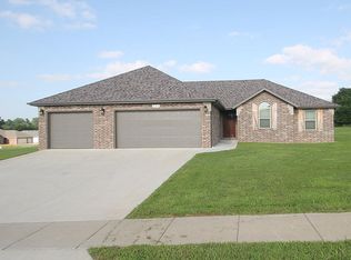 834 S Fox Creek Rd, Willard, MO 65781