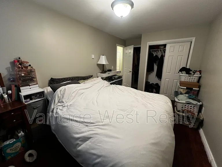 1560B Glenmore Rd N — Photo 7