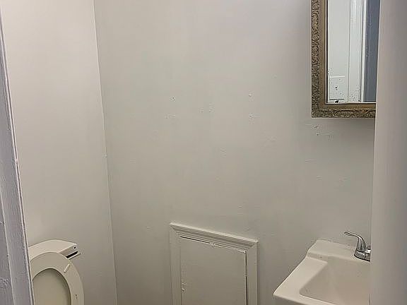 4th image of 5316 Bryce Ln