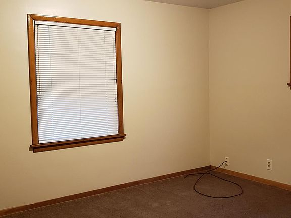 4th image of 4112 E 186th St