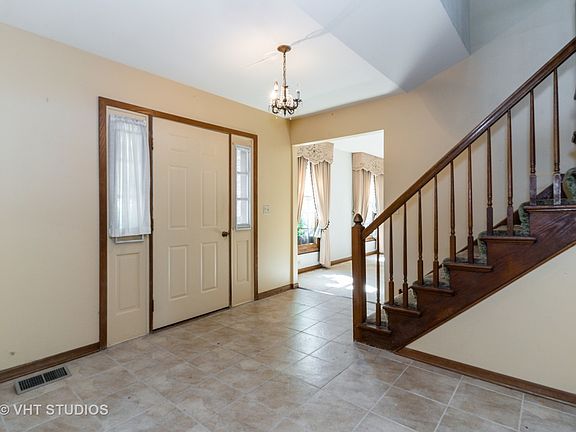 2nd image of 459 Butterfield Ct