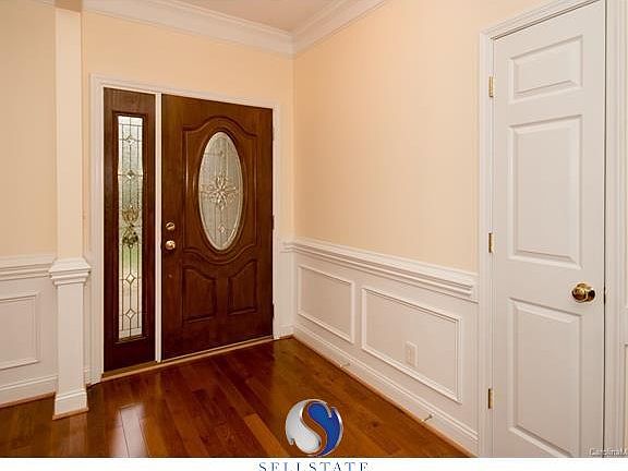 Foyer - Lovely Flooring and Molding