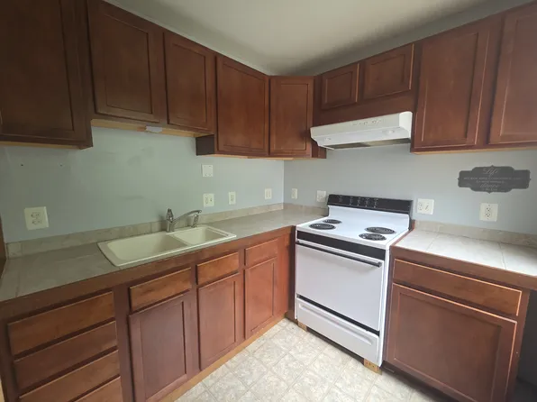 271 Nashua St, Milford, NH 03055