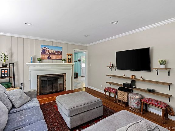 2nd image of 1919 Cedarhurst Dr