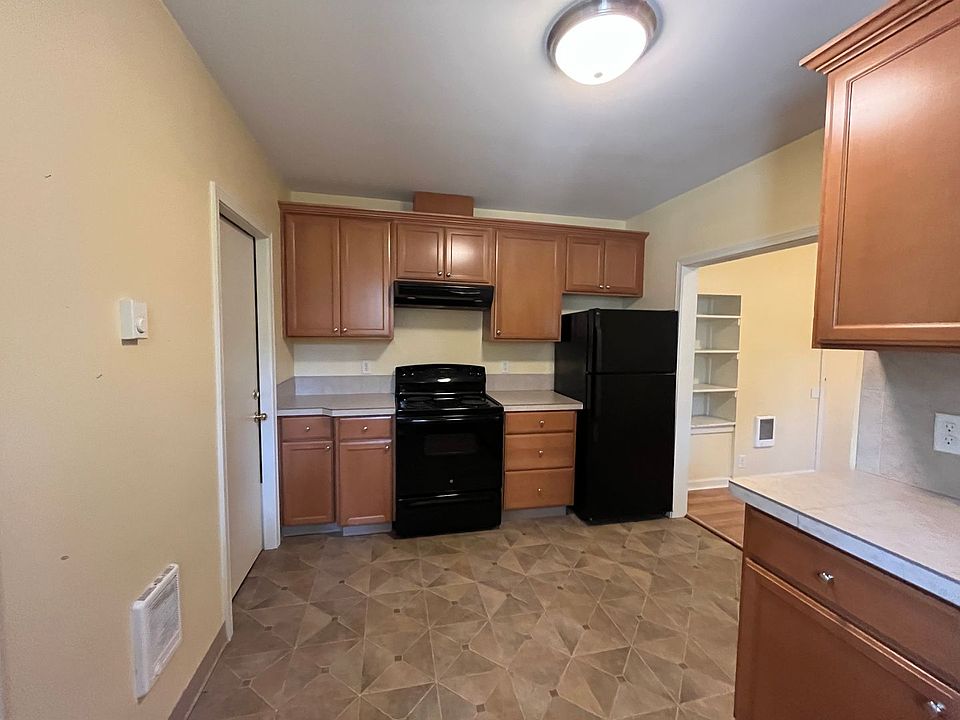 Beautiful Studio with Deck 2038 SE Madison St Portland OR Zillow