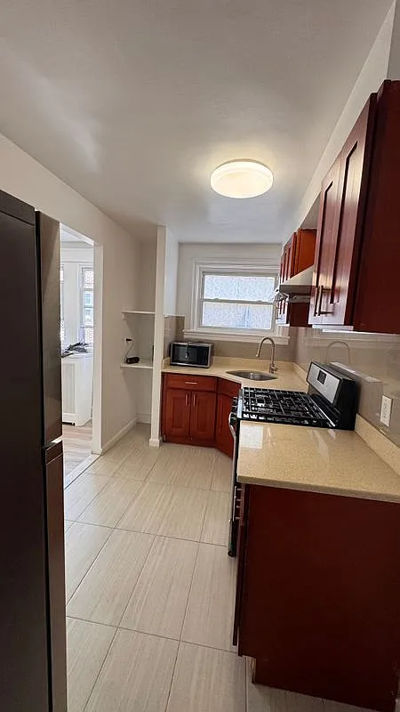 3 bed, 2.0 bath, 1108 sqft, $1,800 — Photo 4