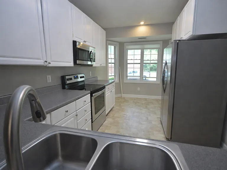 3319 Philmont Dr — Photo 5