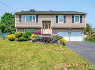 105 Hancock Rd, Piscataway, NJ 08854