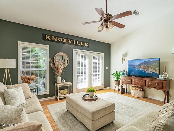 5th image of 7832 Ellisville Ln