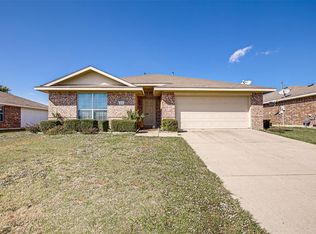 106 Shady Creek Ln, Terrell, TX 75160