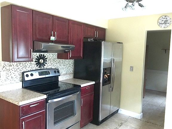 5th image of 5272 SW 93rd Ave