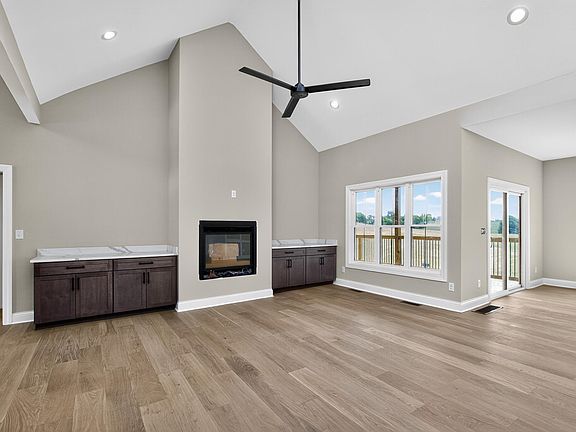 5th image of 47 Hills Ln