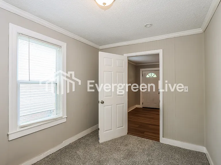 1802 Hampton Ave — Photo 11