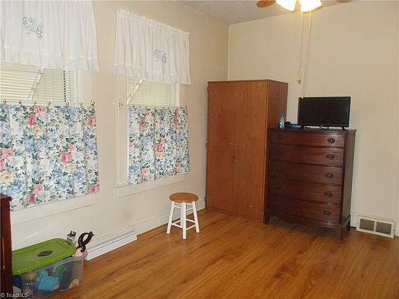 5th image of 1509 Upland Dr