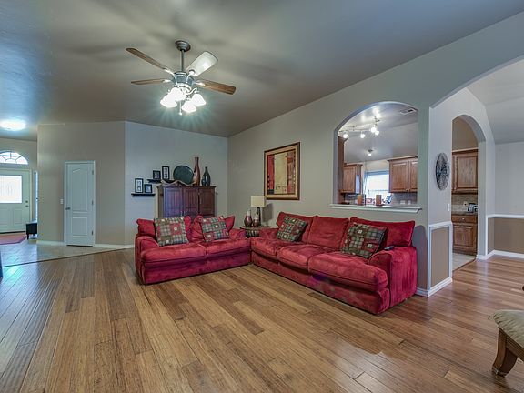 5th image of 1124 SW 128th St