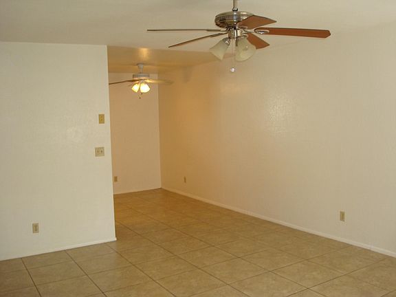 5th image of 1122 N Dresden Cir #B