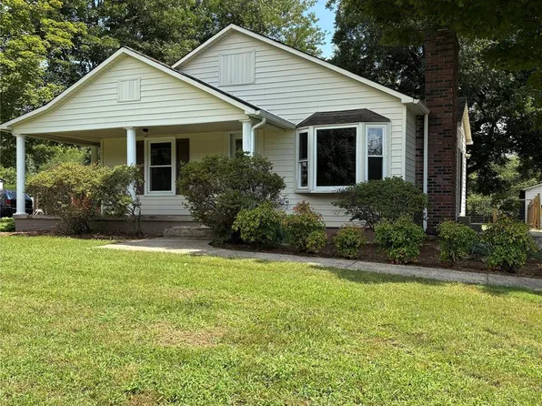 4170 Duff Dr, Hudson, NC 28638
