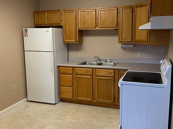 2nd image of 2701 Debbie Ln