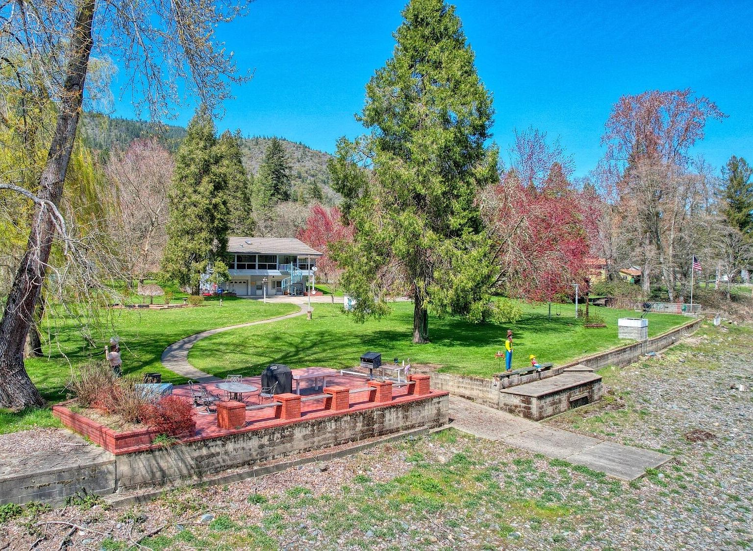 375 Fielder Ln, Grants Pass, OR 97526 Zillow