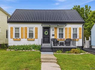 27 Hyde Park, Lockport, NY 14094