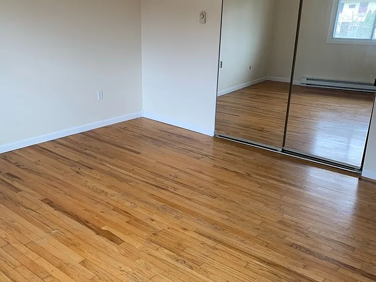 903 Parr Meadow Dr — Photo 2