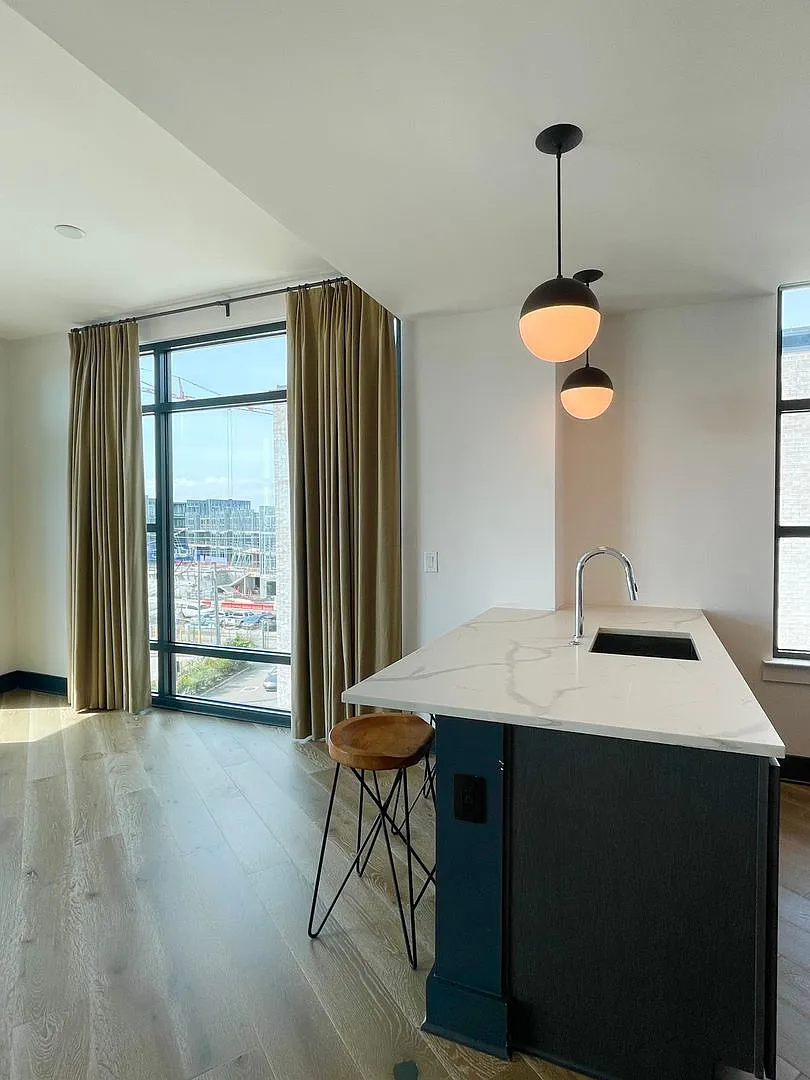 Gorgeous two bedroom newly built condominium at the Gadsden — Photo 4
