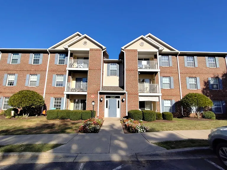 3847 Shadywood Dr #3B — Photo 1