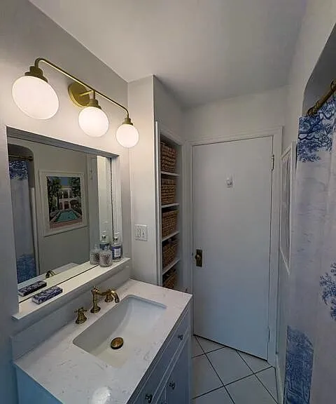 2051 Ludington Ave — Photo 13