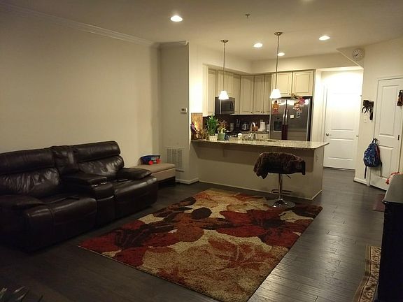 3rd image of 3194 Yeager Dr #L5