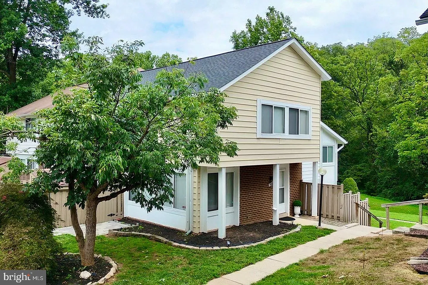 4 bed, 1464 sqft, $2,590 — Photo 1