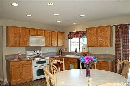 3rd image of 604 Peregrine Dr