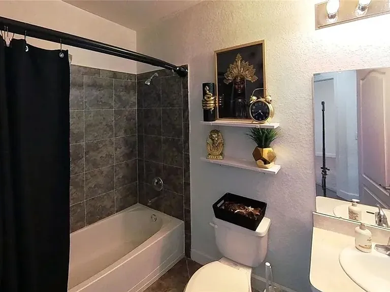 2641 Sunset Cir — Photo 3