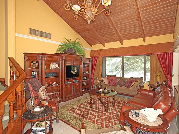 4th image of 1100 Marine Way W APT A3r