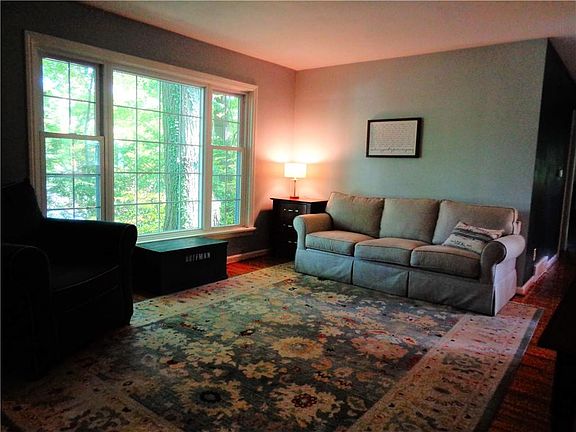 4th image of 35 Little Brook Dr