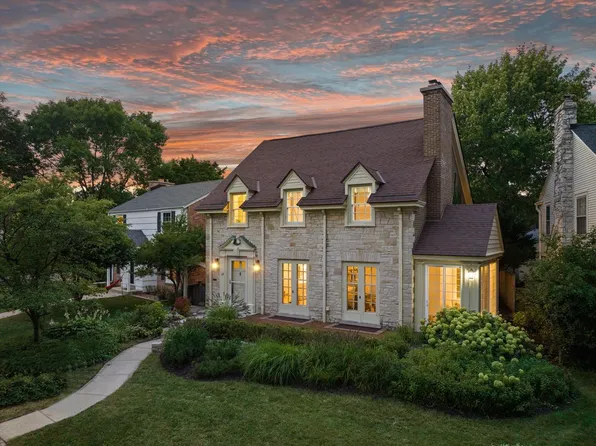 408 East Lexington BOULEVARD, Whitefish Bay, WI 53217
