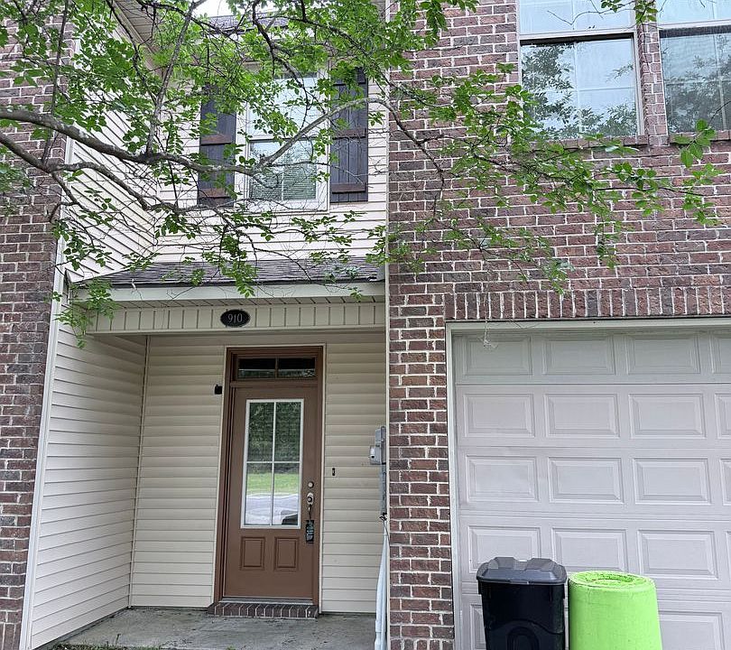1st image of 910 S Audubon Place Ave
