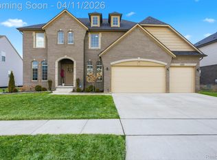 56496 Leeds Ln, Macomb, MI
