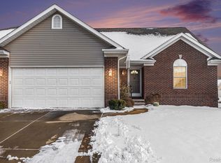 13319 Spruce Ct, Linden, MI