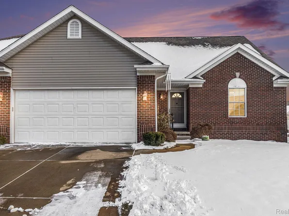 13319 Spruce Ct, Linden, MI 48451