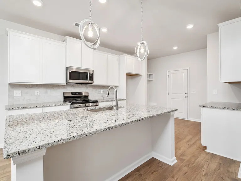 775 Justify Loop — Photo 31