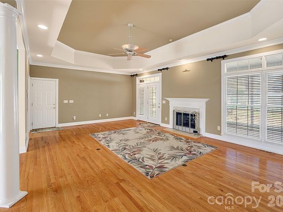 5th image of 1220 Kent Dr
