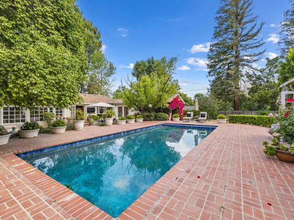 5132 Quakertown Ave, Woodland Hills, CA 91364