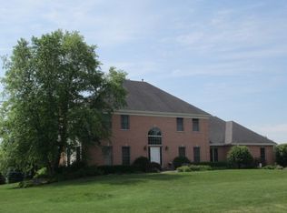 2608 Bridlewood Ln, Crystal Lake, IL 60012