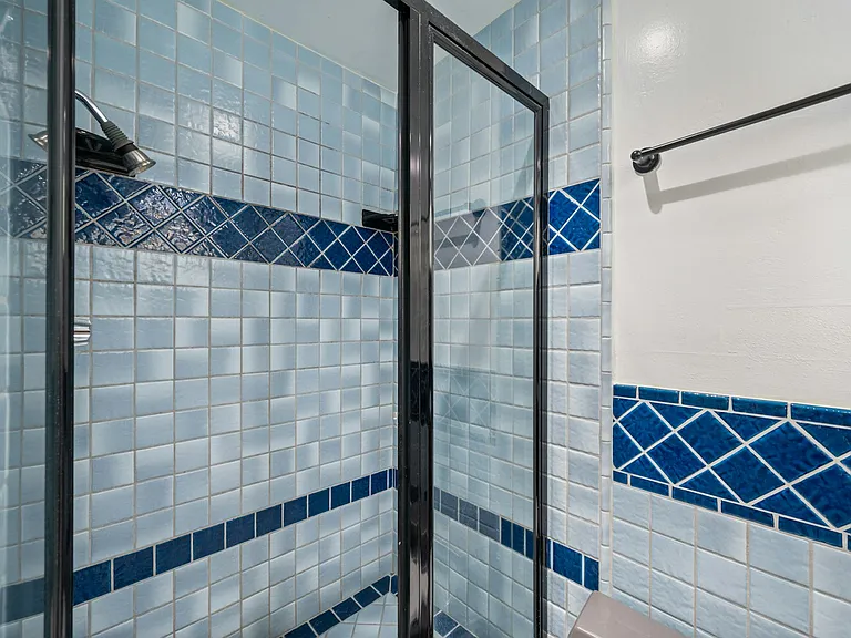 208 Marine Ave — Photo 20